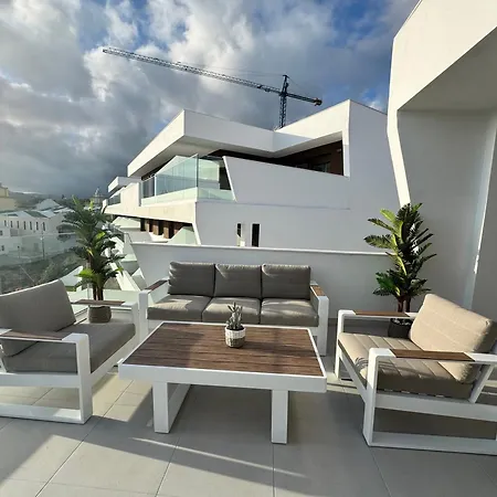 J&j Luxury *